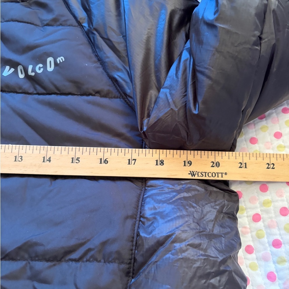Volcom Iconic Black Hooded Puffer Jacket-Junior Size 18-20-NWT - Picture 5 of 10